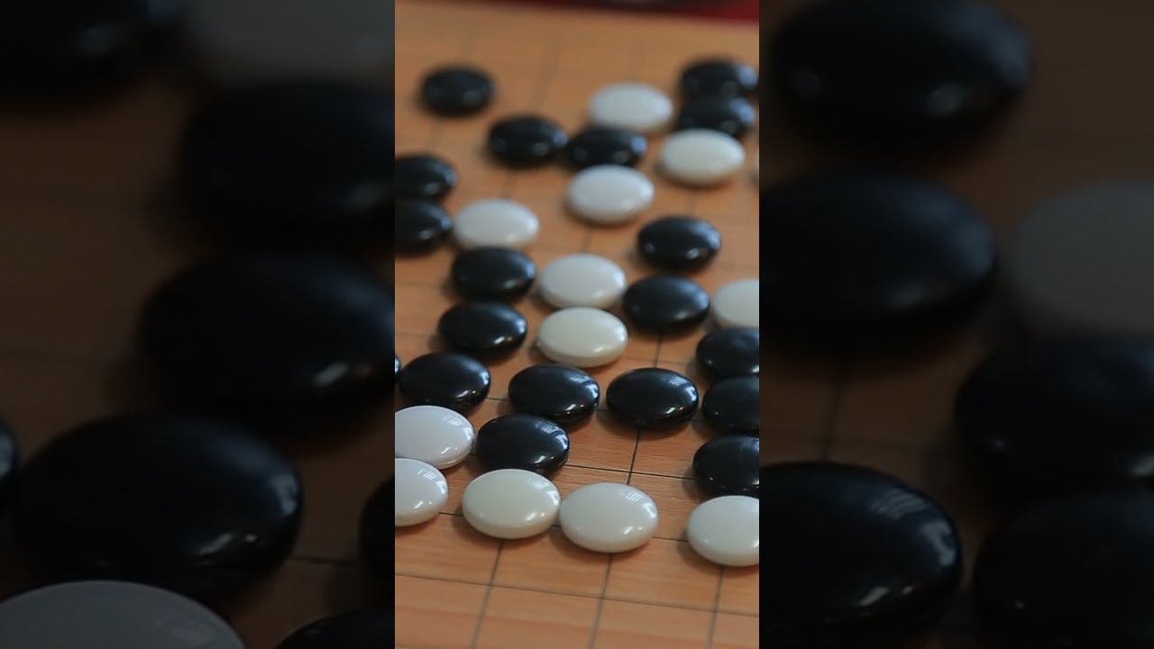 他都表现得